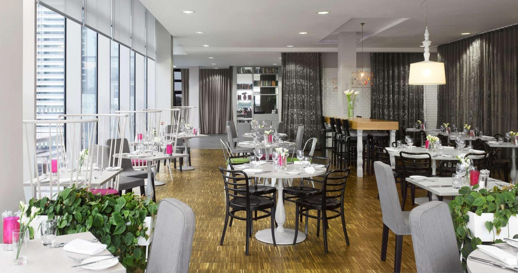 Radisson Blu Hotel East Midlands Airport Касл-Донингтон Экстерьер фото