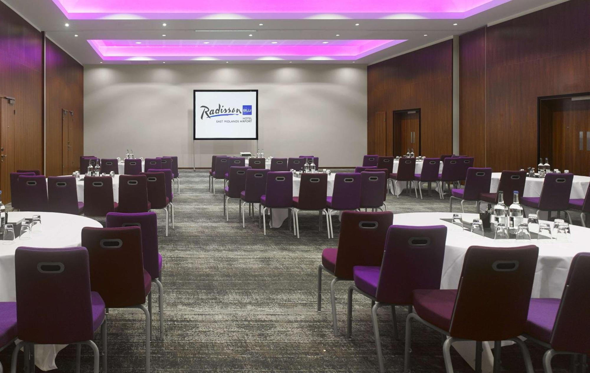 Radisson Blu Hotel East Midlands Airport Касл-Донингтон Экстерьер фото