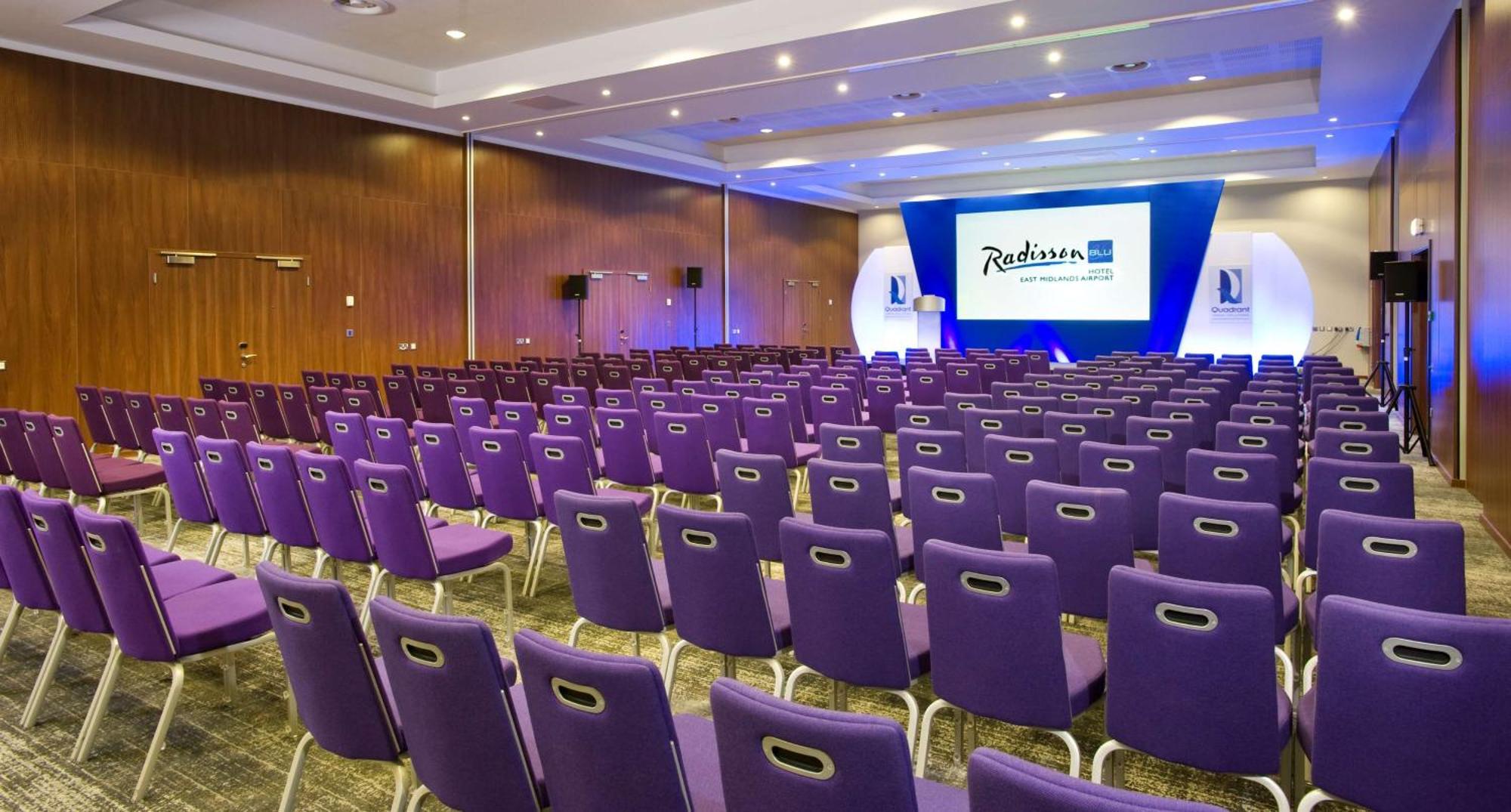 Radisson Blu Hotel East Midlands Airport Касл-Донингтон Экстерьер фото