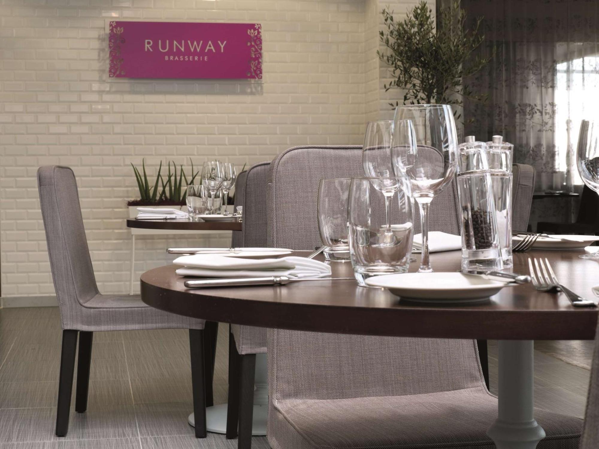 Radisson Blu Hotel East Midlands Airport Касл-Донингтон Экстерьер фото