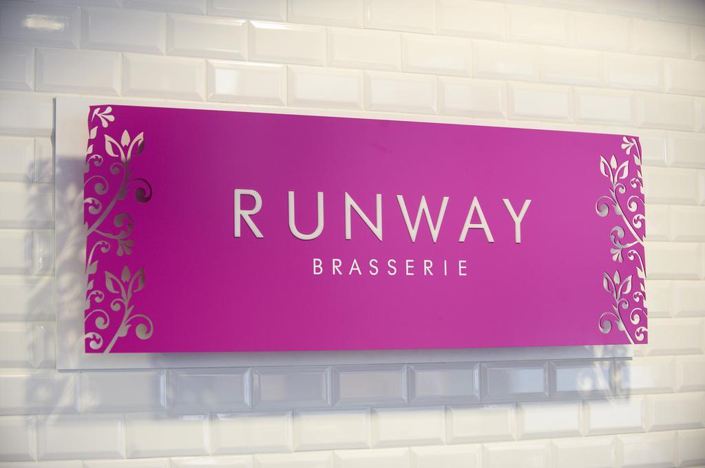Radisson Blu Hotel East Midlands Airport Касл-Донингтон Экстерьер фото